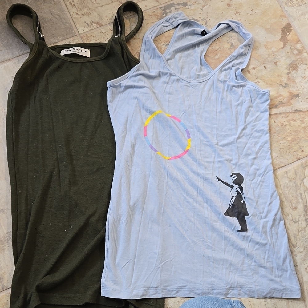 Graphic Tank Top with Art Print Zipper Bundle